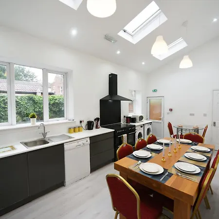 Cozy And Spacious 7-Bed House Liverpool-2
